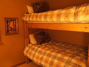 4th bedroom with full length bunk beds